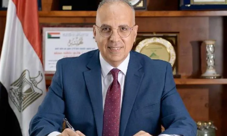 سويلم يطلب استمرار مراقبة حالة المصارف الزراعية ومحطات المياه في المحافظات