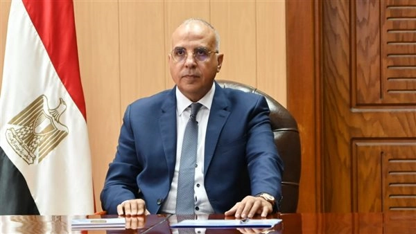 سويلم يقرر مكافأة (٣١) فريق عمل بهدف تعزيز التعاون بين الإدارات المختلفة في الوزارة على مستوى البلاد سويلم يقرر مكافأة (٣١) فريق عمل بهدف تعزيز التعاون بين الإدارات المختلفة في الوزارة على مستوى البلاد