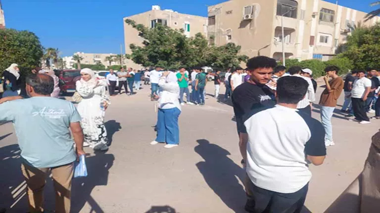 سيارات إسعاف متاحة أمام كل لجنة: بدء امتحانات الثانوية العامة في جنوب سيناء سيارات إسعاف متاحة أمام كل لجنة: بدء امتحانات الثانوية العامة في جنوب سيناء