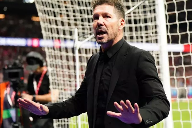 سيميوني: إنريكي برهن على كفاءته في كل مكان.. وكأس العالم للأندية يختلف عن الدوري سيميوني: إنريكي برهن على كفاءته في كل مكان.. وكأس العالم للأندية يختلف عن الدوري