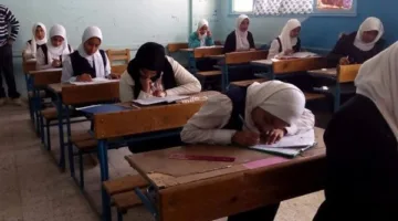 شاب يقتحم لجنة الامتحانات في أكتوبر للقاء حبيبته ويتعرض لرئيسها بالسباب
