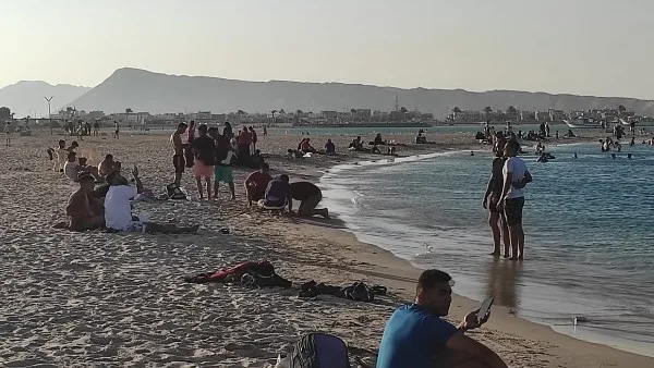 شاهد… أعداد كبيرة من المواطنين يحتفلون بالعيد على شواطئ وحدائق جنوب سيناء شاهد… أعداد كبيرة من المواطنين يحتفلون بالعيد على شواطئ وحدائق جنوب سيناء