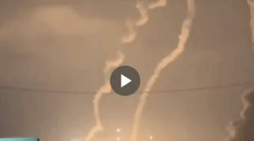 شاهد .. توثيقات اليوم الثالث من مشاهد الدمار والخراب في تل أبيب