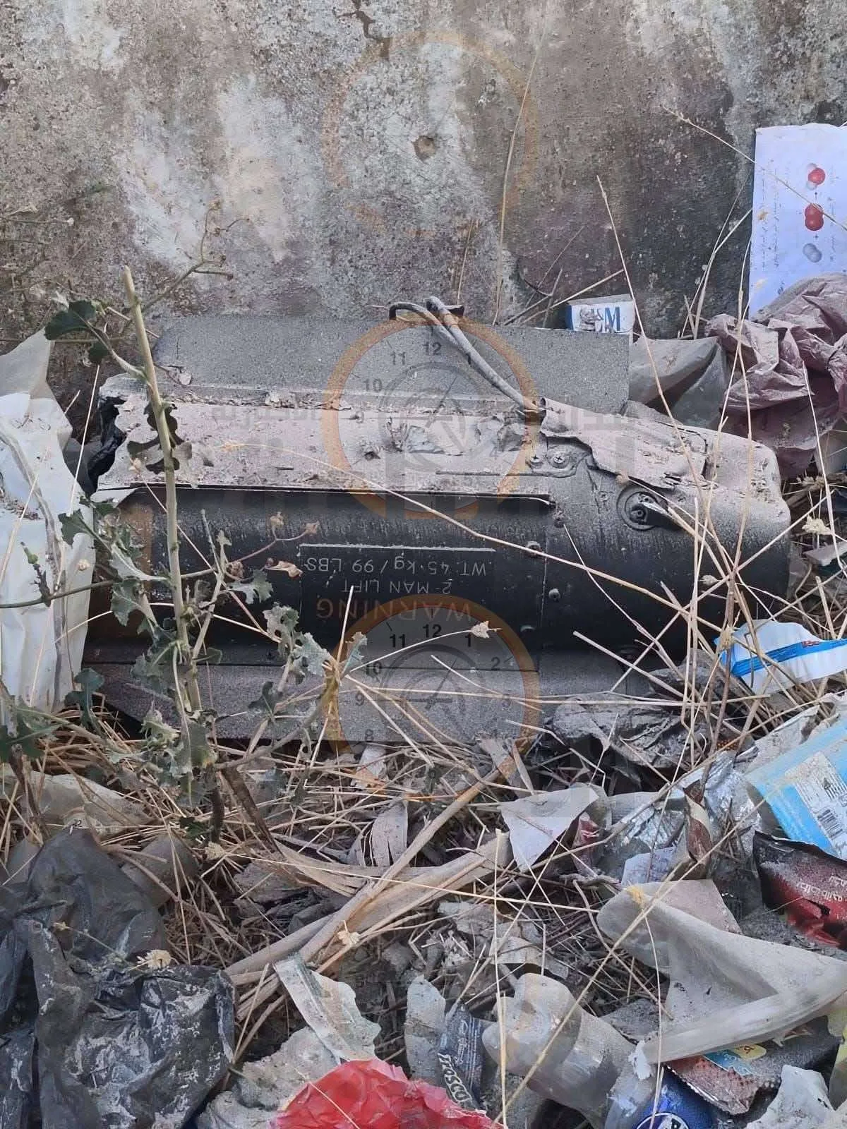 “شاهد: ثلاثة جرحى في إربد الأردنية بسبب سقوط جسم غير معروف على منزلهم – التفاصيل”
14 يونيو 2025 | 11:49 صباحاً “شاهد: ثلاثة جرحى في إربد الأردنية بسبب سقوط جسم غير معروف على منزلهم – التفاصيل”
14 يونيو 2025 | 11:49 صباحاً