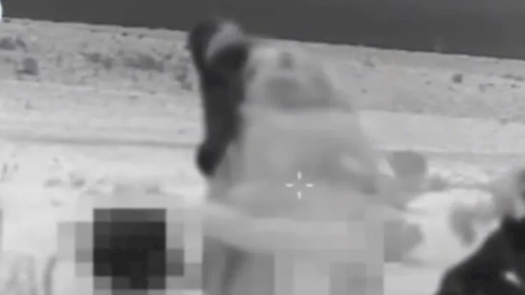 شاهد… فيديو مسرب يظهر عملاء الموساد في إيران أثناء التحضير “لأسلحة الهجوم الإسرائيلي” شاهد… فيديو مسرب يظهر عملاء الموساد في إيران أثناء التحضير “لأسلحة الهجوم الإسرائيلي”