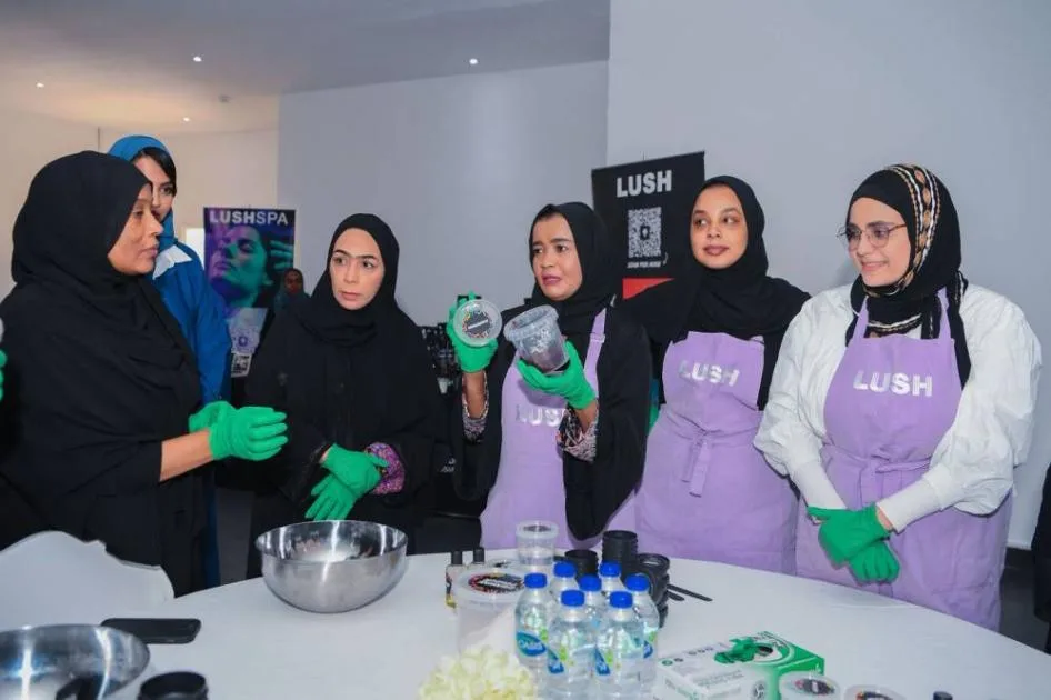 شرطة رأس الخيمة تطلق برنامجاً تشجيعياً للعناصر النسائية في القطاع الشرطي. شرطة رأس الخيمة تطلق برنامجاً تشجيعياً للعناصر النسائية في القطاع الشرطي.