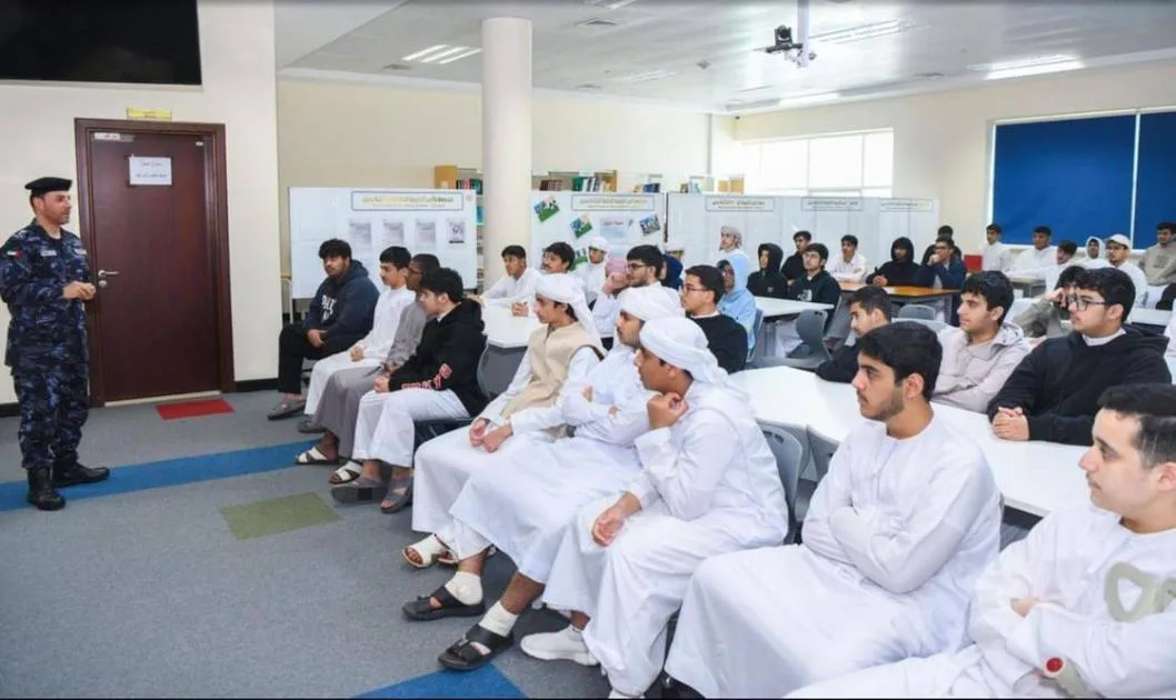 شرطة رأس الخيمة تُطلق مبادرة «معاً من أجلكم» لتعزيز الروابط الاجتماعية. شرطة رأس الخيمة تُطلق مبادرة «معاً من أجلكم» لتعزيز الروابط الاجتماعية.