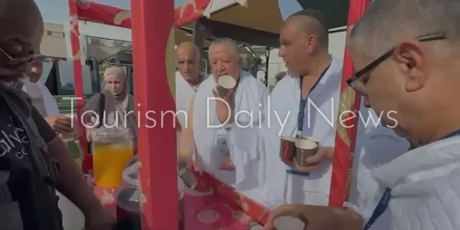 شركات السياحة تواصل نقل الحجاج إلى عرفات لأداء الركن الأساسي في الحج شركات السياحة تواصل نقل الحجاج إلى عرفات لأداء الركن الأساسي في الحج