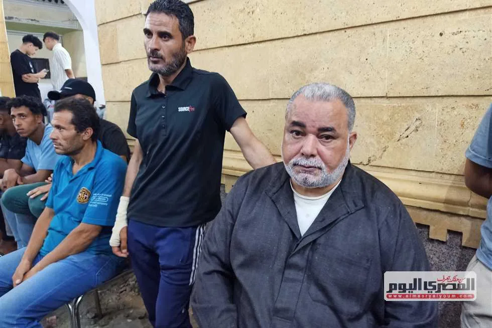 شقيق بطل حريق مدينة العاشر من رمضان: “كان دائمًا مخلصًا ونعُدّه شهيدًا” شقيق بطل حريق مدينة العاشر من رمضان: “كان دائمًا مخلصًا ونعُدّه شهيدًا”