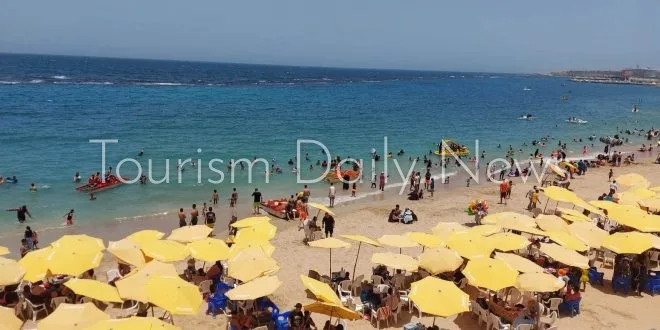شواطئ الإسكندرية تستعد لاستقبال الزوار وسط نسبة إشغال تبلغ 25% شواطئ الإسكندرية تستعد لاستقبال الزوار وسط نسبة إشغال تبلغ 25%