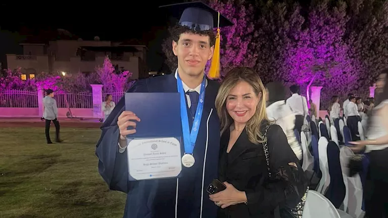 صابرين تُحيي تخرّج ابنها من المدرسة: “يوسف، أصغر أفراد الأسرة، وعقبال الجامعة”