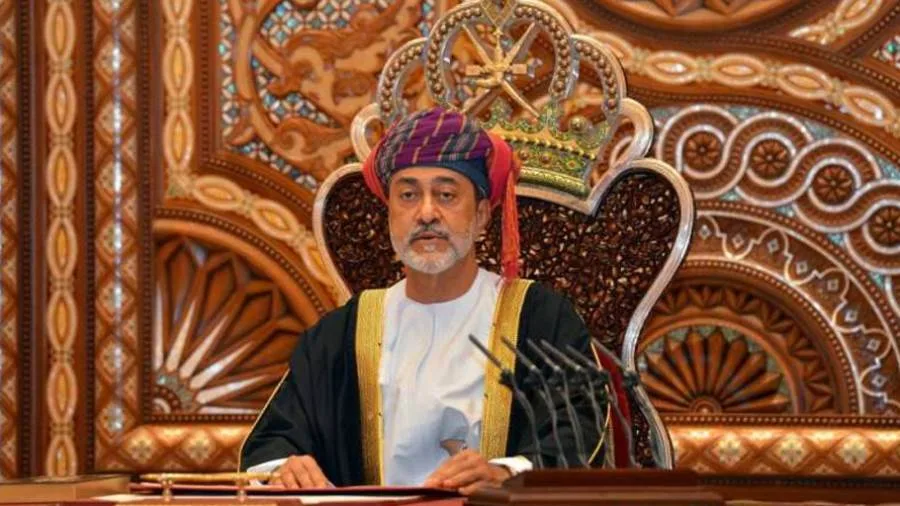 سلطان عُمان: نعمل على حل الأزمة بين إيران وإسرائيل وتجنب تفاقمها. سلطان عُمان: نعمل على حل الأزمة بين إيران وإسرائيل وتجنب تفاقمها.