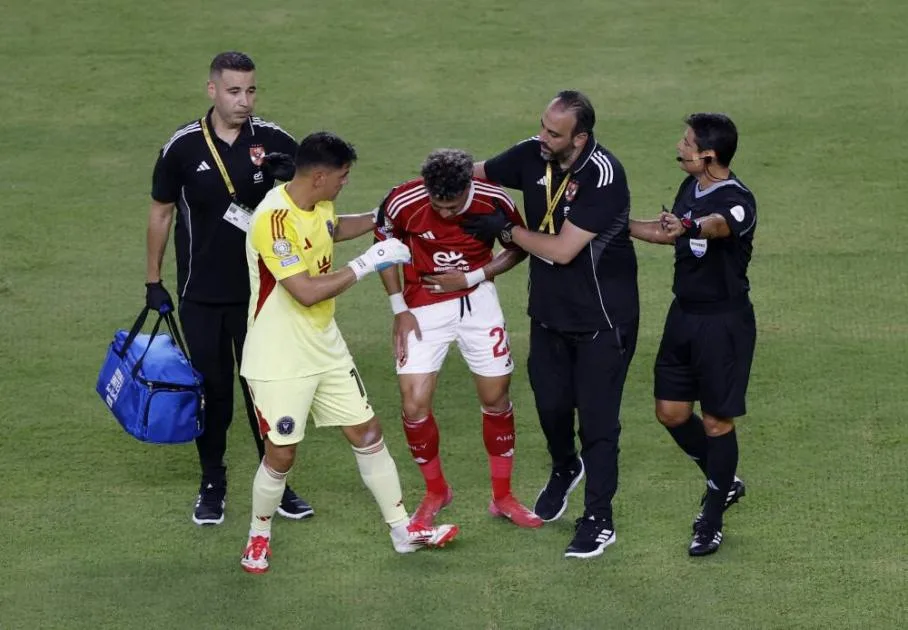 صدمة للأهلي: إصابة إمام عاشور تمنعه من المشاركة في كأس العالم صدمة للأهلي: إصابة إمام عاشور تمنعه من المشاركة في كأس العالم