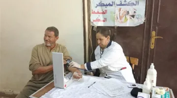 صور: إجراء فحص طبي مجاني لـ800 حالة في ختام القافلة الطبية بالأقصر