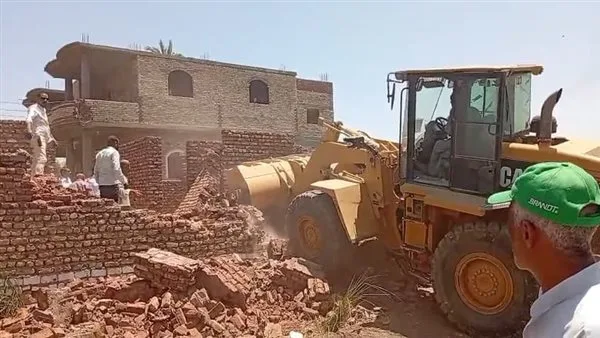 صور: تنفيذ إزالة 18 حالة تعدٍ على أراضي الدولة جنوب الأقصر صور: تنفيذ إزالة 18 حالة تعدٍ على أراضي الدولة جنوب الأقصر