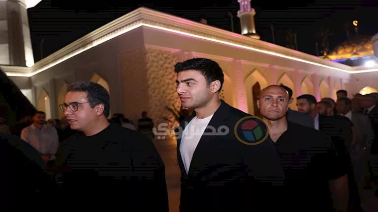 صور تُظهر جمال مبارك وعصام العرجاني في جنازة والدة عمرو الجنايني صور تُظهر جمال مبارك وعصام العرجاني في جنازة والدة عمرو الجنايني
