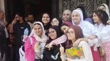 صور: طلاب المرحلة الإعدادية يحتفلون بإنهاء الامتحانات في القليوبية