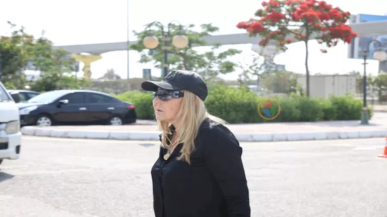 صور: نادية الجندي تتصدر الحضور في تشييع جثمان الفنانة سميحة أيوب صور: نادية الجندي تتصدر الحضور في تشييع جثمان الفنانة سميحة أيوب