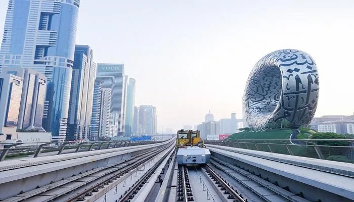 صيانة السكك الحديدية بتقنية رقمية.. مترو دبي يبدأ عصر الأتمتة صيانة السكك الحديدية بتقنية رقمية.. مترو دبي يبدأ عصر الأتمتة