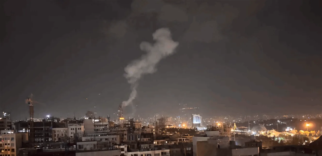 ضربة مؤلمة لإيران من إسرائيل: مواجهة الصدمة وانتظار الرد ضربة مؤلمة لإيران من إسرائيل: مواجهة الصدمة وانتظار الرد
