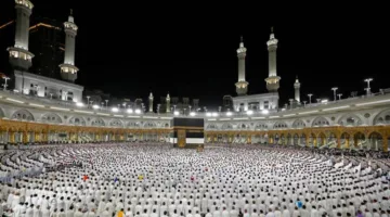 ضيوف الرحمن يتوجهون إلى منى لقضاء يوم التروية