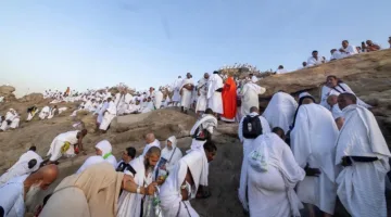 ضيوف الرحمن يتوجهون من عرفات إلى مزدلفة