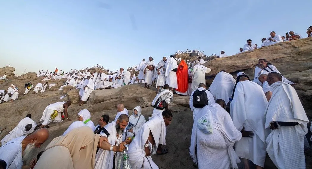 ضيوف الرحمن يتوجهون من عرفات إلى مزدلفة