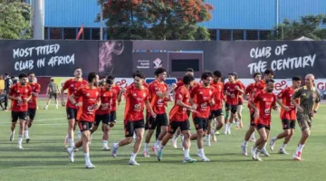 طائرة ‘ترانزيت’ في دبي: 25 لاعباً يتوجهون مع الأهلي المصري إلى أمريكا