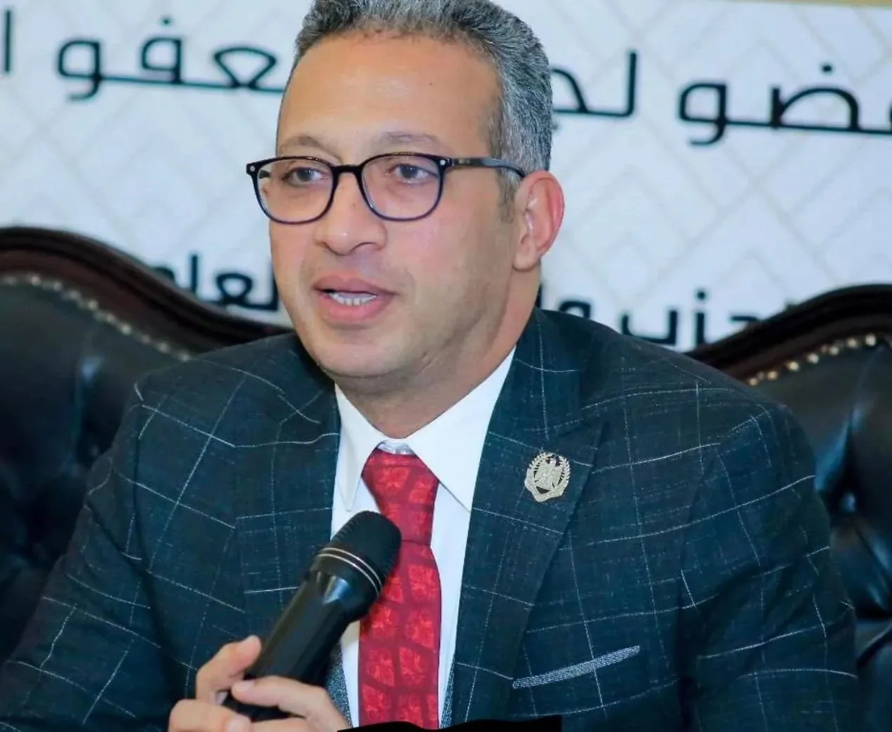 طارق العوضي يرد على عماد جاد: مصر هي التي أطلقت مبادرة الجامعة العربية وتعتبر مركزًا رئيسيًا في الفكر السياسي. طارق العوضي يرد على عماد جاد: مصر هي التي أطلقت مبادرة الجامعة العربية وتعتبر مركزًا رئيسيًا في الفكر السياسي.