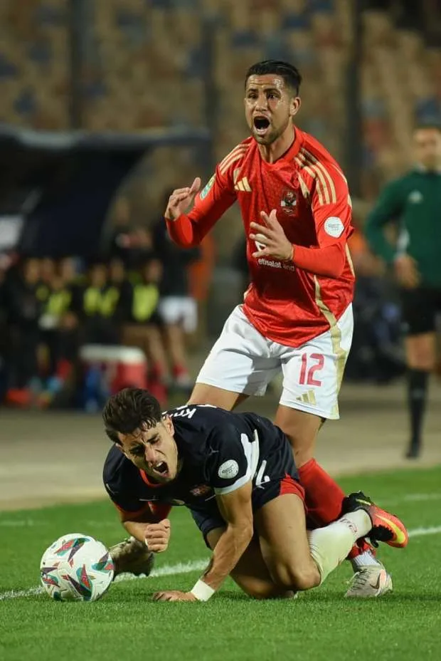 طارق مصطفى يُعلن مغادرة محمد أبو جبل من البنك ويطالب بالتعاقد مع لاعب من الأهلي طارق مصطفى يُعلن مغادرة محمد أبو جبل من البنك ويطالب بالتعاقد مع لاعب من الأهلي