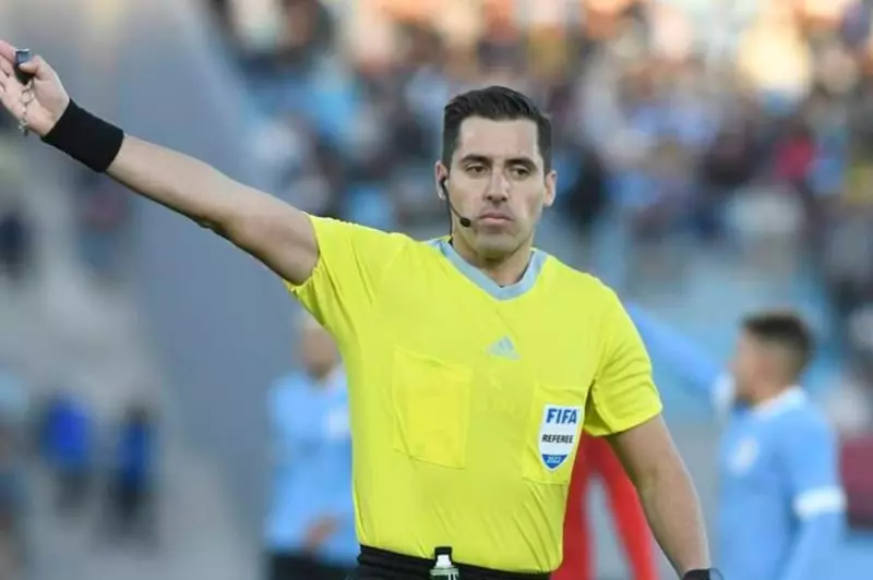 طاقم تحكيم تشيلي يقود مواجهة إنتر ميامي وبورتو في كأس العالم للأندية طاقم تحكيم تشيلي يقود مواجهة إنتر ميامي وبورتو في كأس العالم للأندية