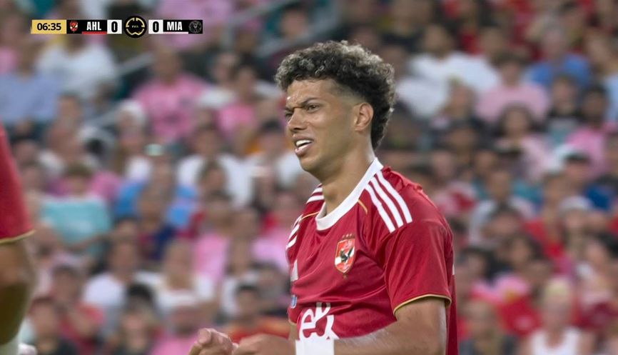 طبيب الأهلي يتبع بروتوكول محمد صلاح لإعادة تأهيل إمام عاشور بعد تعرضه للإصابة.