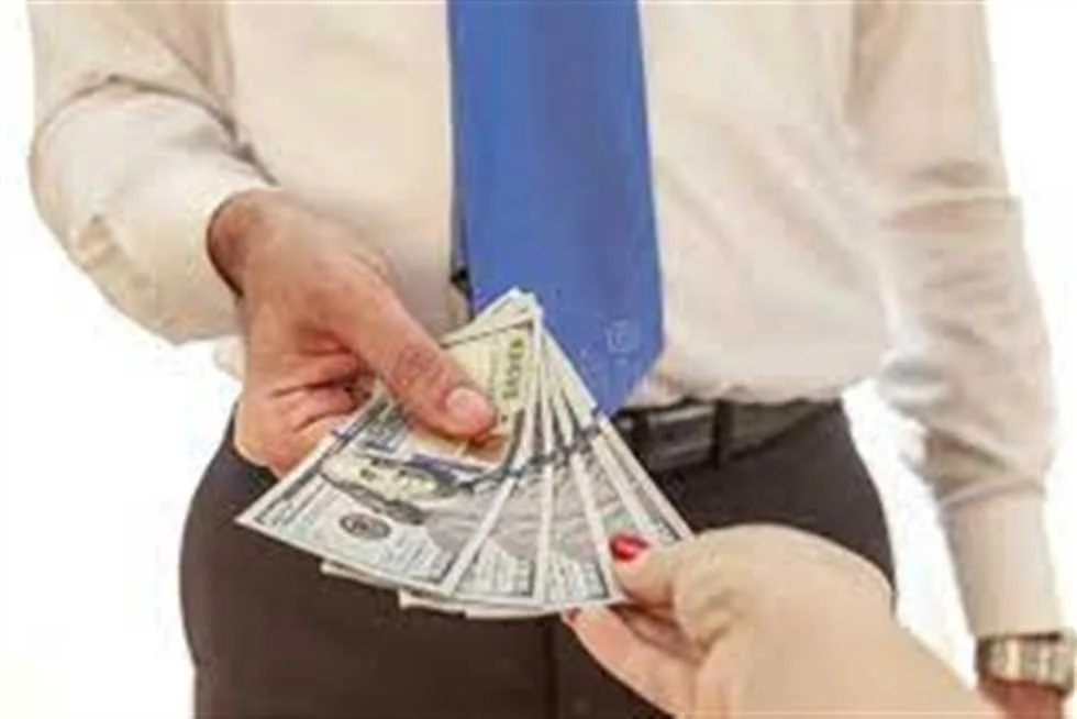 طليقي يعيش في مجتمع سكني ويتقاضى 250 ألفاً.. امرأة تقدم دعوى نفقة في محكمة الأسرة: يرفض دفع المصروفات لطفليه. طليقي يعيش في مجتمع سكني ويتقاضى 250 ألفاً.. امرأة تقدم دعوى نفقة في محكمة الأسرة: يرفض دفع المصروفات لطفليه.