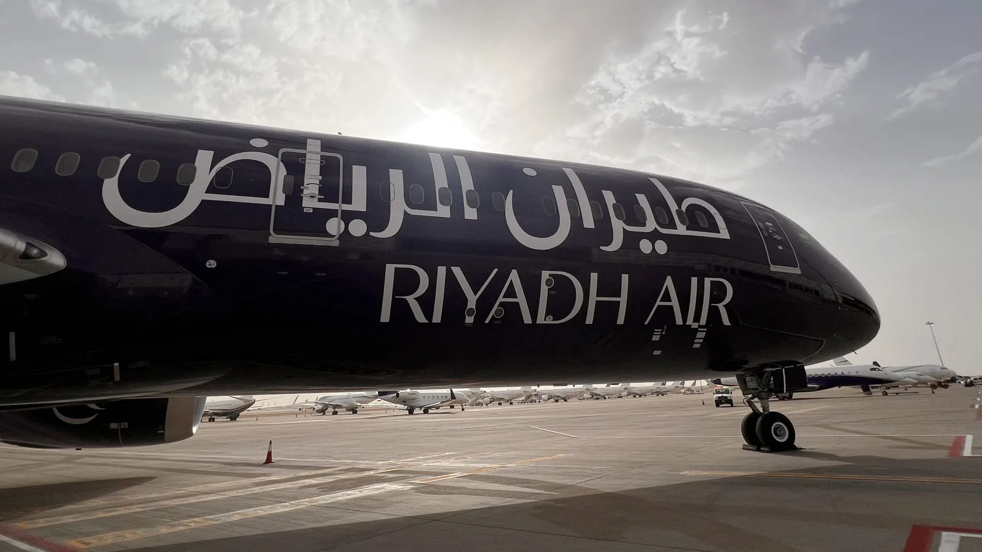 “طيران الرياض” يتفق على شراء 50 طائرة من نوع إيرباص A350-1000 “طيران الرياض” يتفق على شراء 50 طائرة من نوع إيرباص A350-1000