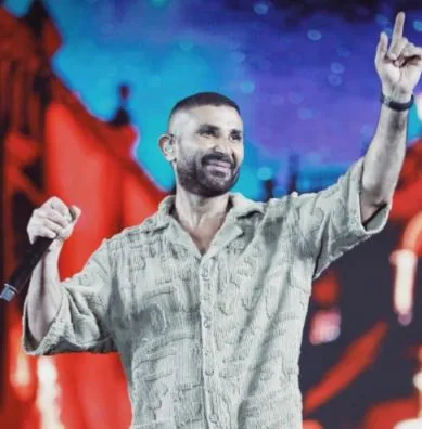 أحمد سعد يبدع في احتفالات عيد الأضحى في بورتو العلمين ويستعد لجولة فنية جديدة أحمد سعد يبدع في احتفالات عيد الأضحى في بورتو العلمين ويستعد لجولة فنية جديدة