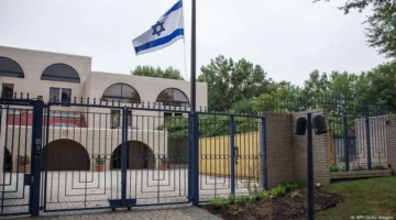 عاجل: موقف غير متوقع من إسرائيل حول تمثيلها الدبلوماسي العالمي بعد الهجوم على إيران – “التفاصيل” 

13 يونيو 2025 | 04:00 مساءً