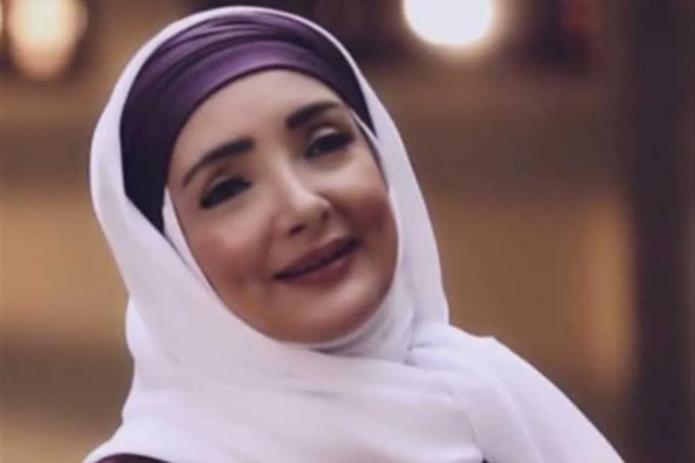 عايدة الأيوبي: «الحجاب هدية من الله ولا يمنعني من الفن» (فيديو) عايدة الأيوبي: «الحجاب هدية من الله ولا يمنعني من الفن» (فيديو)