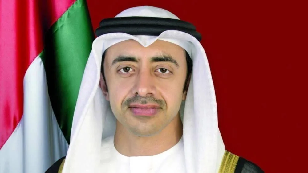 عبدالله بن زايد يتواصل هاتفياً مع عدد من وزراء الخارجية لبحث تأثيرات الهجوم العسكري الإسرائيلي على إيران عبدالله بن زايد يتواصل هاتفياً مع عدد من وزراء الخارجية لبحث تأثيرات الهجوم العسكري الإسرائيلي على إيران