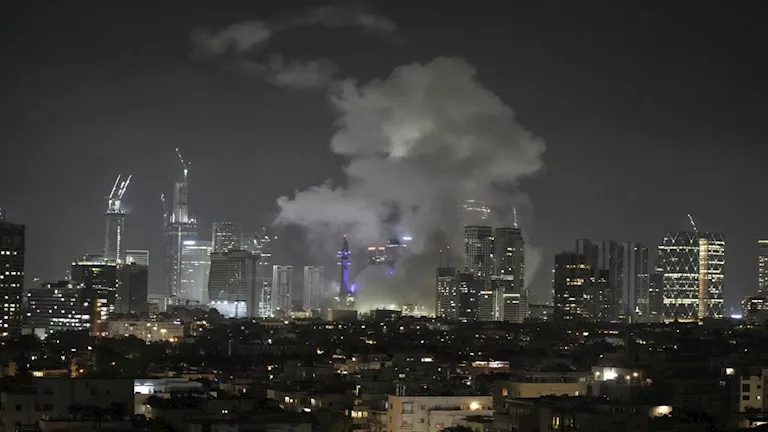 عبوات جديدة من الهجمات الليلية.. إطلاق 70 صاروخًا من إيران نحو إسرائيل عبوات جديدة من الهجمات الليلية.. إطلاق 70 صاروخًا من إيران نحو إسرائيل
