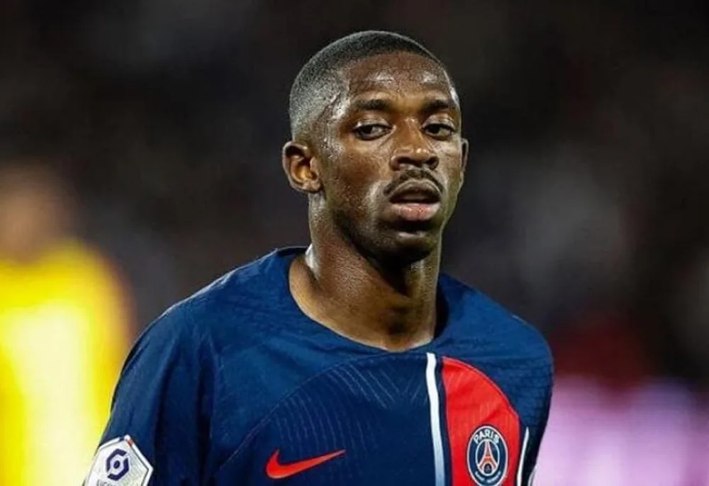 عثمان ديمبيلي، نجم باريس سان جيرمان الفرنسي، يُتوَّج بجائزة أفضل لاعب في دوري أبطال أوروبا لهذا العام. عثمان ديمبيلي، نجم باريس سان جيرمان الفرنسي، يُتوَّج بجائزة أفضل لاعب في دوري أبطال أوروبا لهذا العام.
