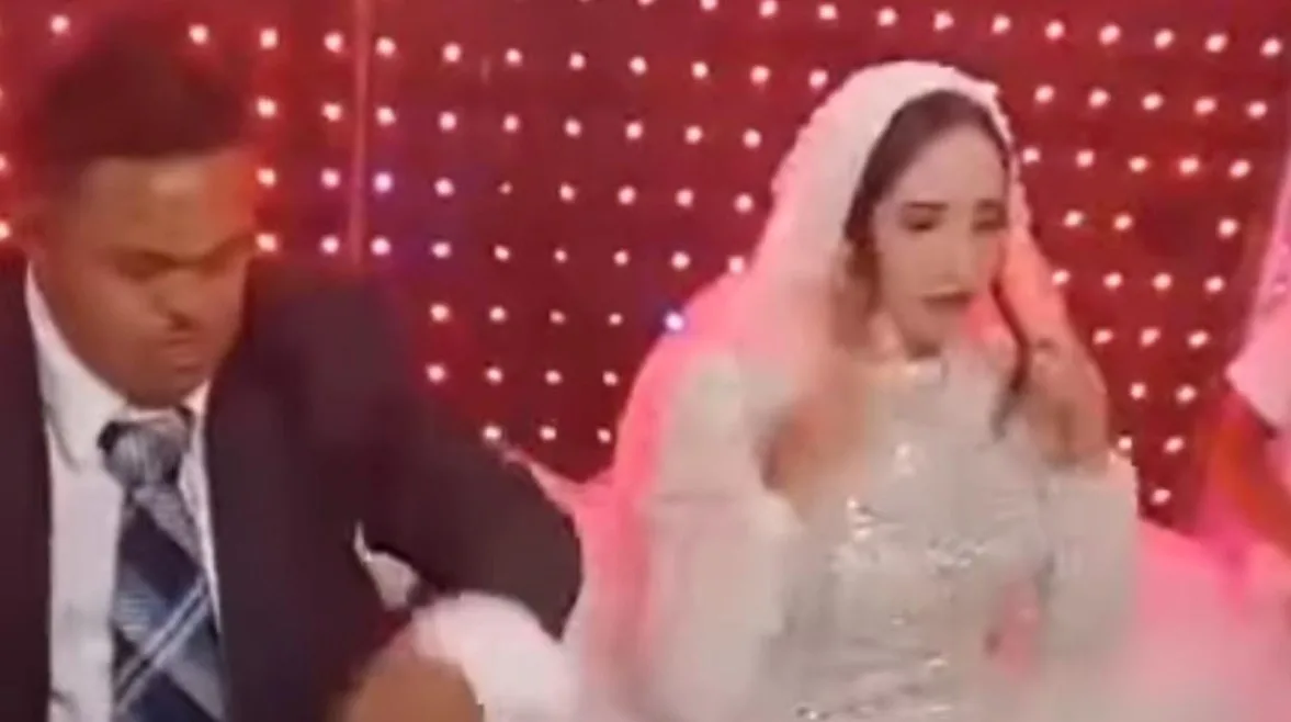 عروس الصالحية تروي تفاصيل زفافها: “حب وإيمان.. وهذا هو سبب حزني وسط الفرح” عروس الصالحية تروي تفاصيل زفافها: “حب وإيمان.. وهذا هو سبب حزني وسط الفرح”