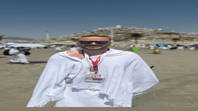 عضو مجلس الأهلي يؤدي شعائر الحج في جبل عرفات عضو مجلس الأهلي يؤدي شعائر الحج في جبل عرفات