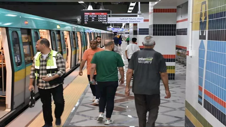 عطل تقني يؤثر على الخدمة في الخط الثالث لمترو الأنفاق ويسبب تأخيرات في حركة القطارات عطل تقني يؤثر على الخدمة في الخط الثالث لمترو الأنفاق ويسبب تأخيرات في حركة القطارات
