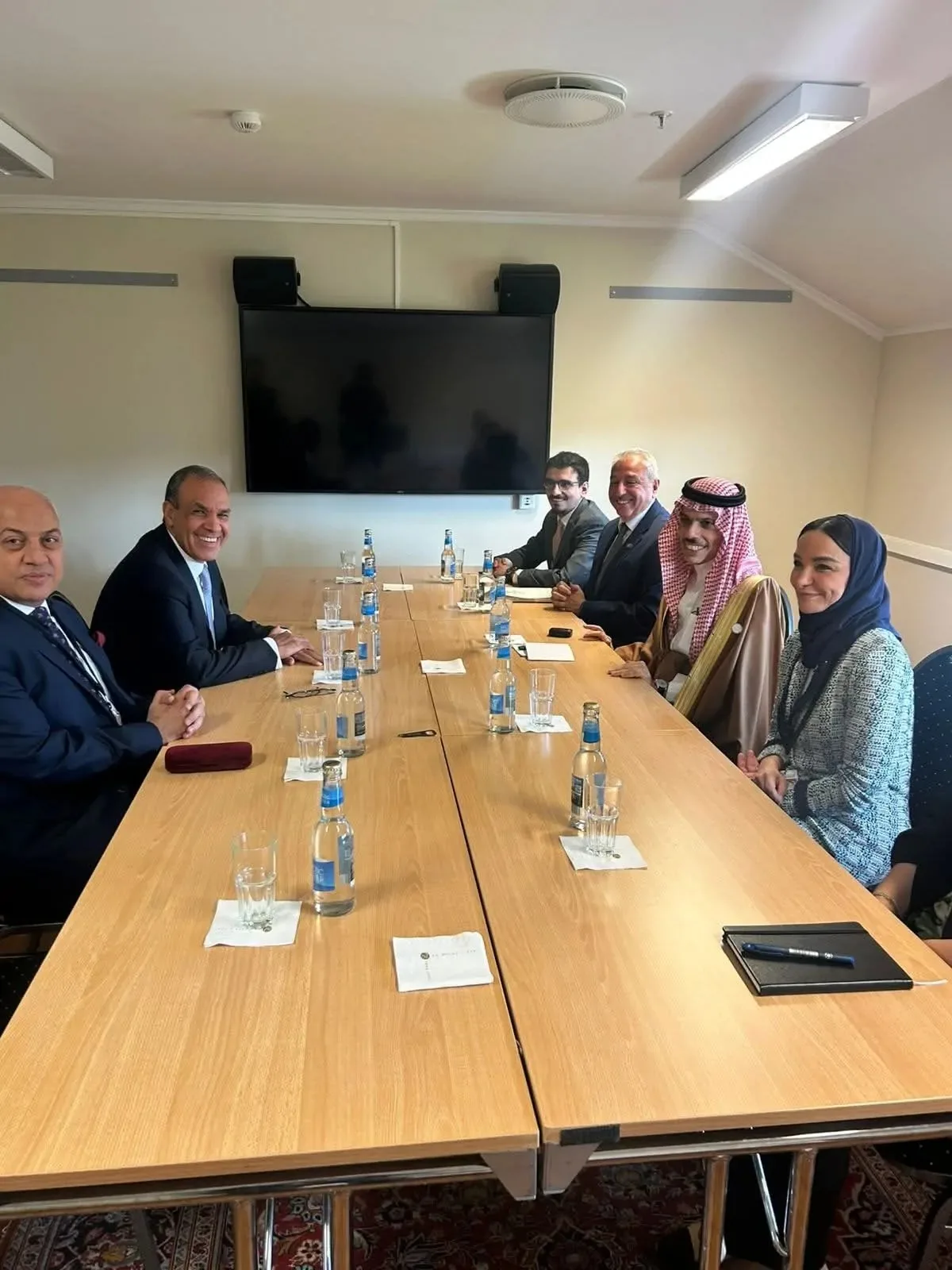 على هامش منتدى أوسلو.. وزير الخارجية المصري يتباحث مع وزير الخارجية السعودي حول القضايا الإقليمية على هامش منتدى أوسلو.. وزير الخارجية المصري يتباحث مع وزير الخارجية السعودي حول القضايا الإقليمية