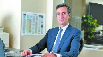 عمر الحمامصي يترك منصبه في أوراسكوم للتنمية ويتولى دور المستشار في سويسرا.