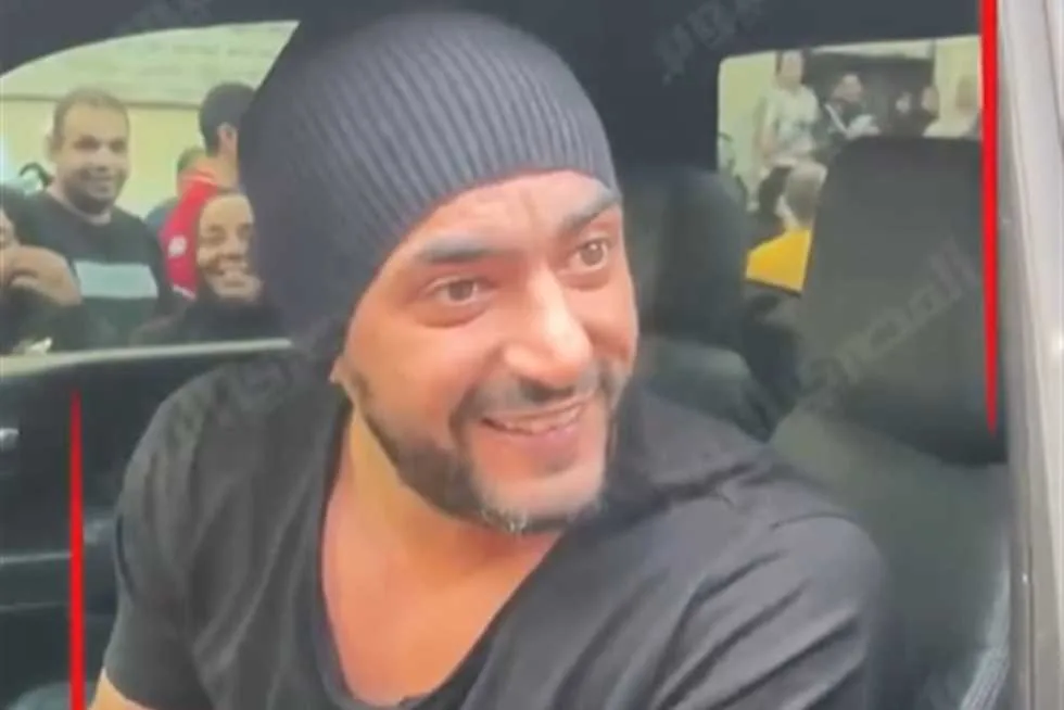 «عودة أحمد العوضي إلى أهله بعد مغادرته عين شمس» (فيديو) «عودة أحمد العوضي إلى أهله بعد مغادرته عين شمس» (فيديو)