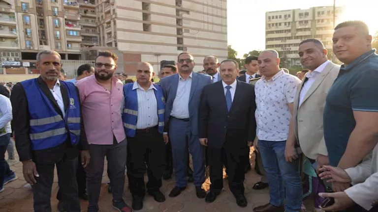 عيد الأضحى في أسيوط: تجمع للصلاة، تبادل التهاني والتقاط الصور مع المحافظ