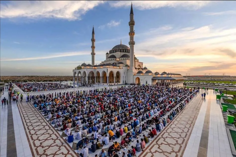 عيد الأضحى: كيفية أداء الصلاة وما يجب فعله عند نسيان التكبيرات؟