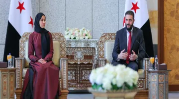 «عيشنا معًا في كهوف وتنقلنا بين 49 منزلاً».. الرئيس السوري يشارك تفاصيل حياته مع زوجته