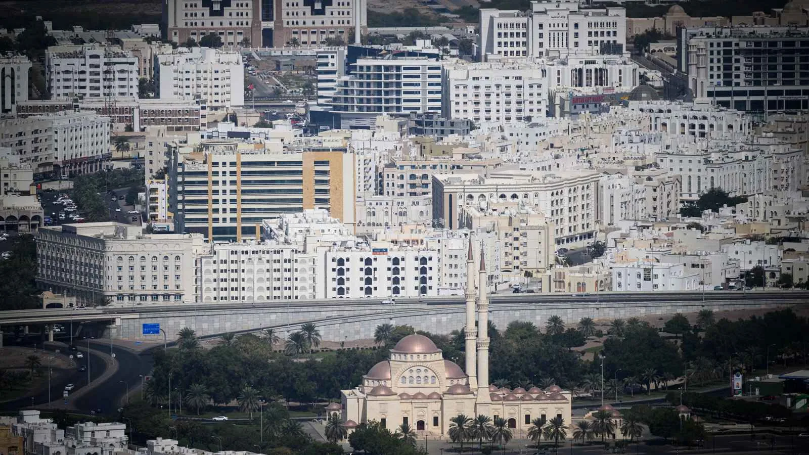 عُمان: زيادة بنسبة 9.7% في النشاط العقاري ليصل إلى 2.1 مليار دولار خلال 4 أشهر عُمان: زيادة بنسبة 9.7% في النشاط العقاري ليصل إلى 2.1 مليار دولار خلال 4 أشهر
